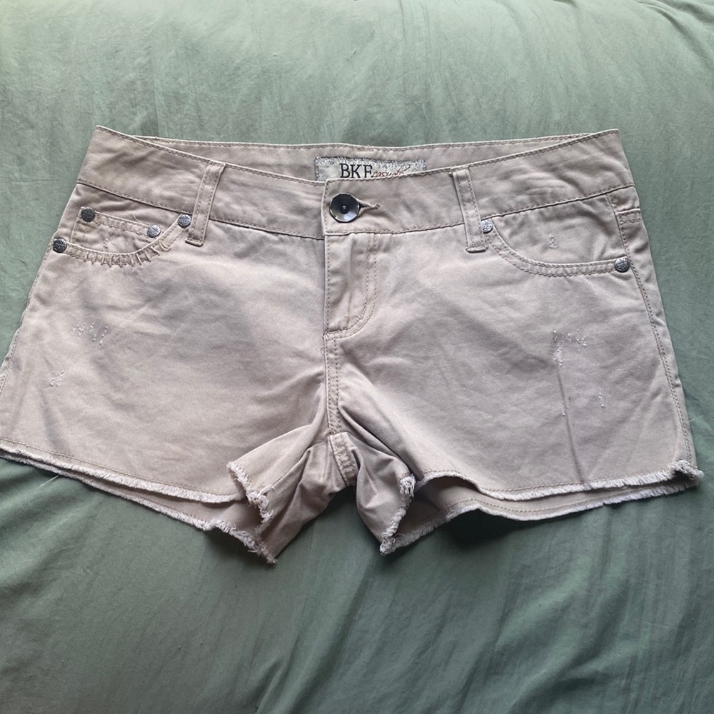BKE Casuals Laney Low Rise Khaki Shorts — Size 25!!
